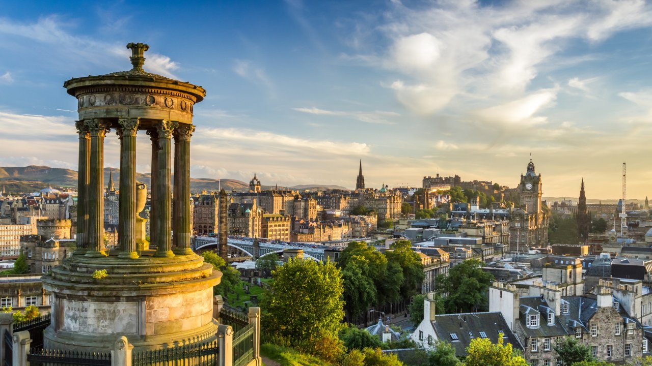 Bewonder de Schotse hoofdstad Edinburgh incl. vlucht