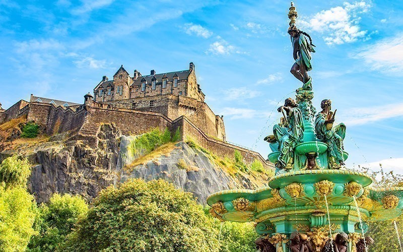 Edinburgh Castle met fontein
