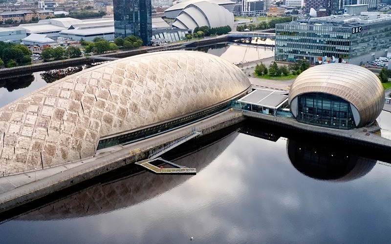 Het moderne architectonische Glasgow Science Centrum