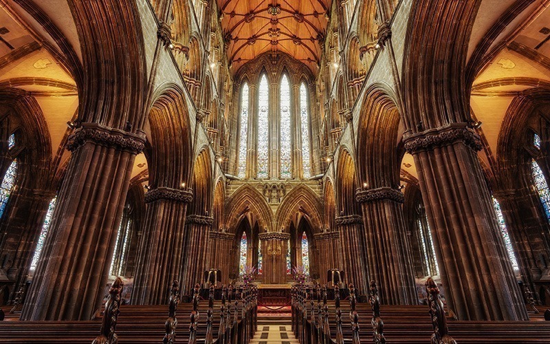 Imposante binnenkant van de kathedraal