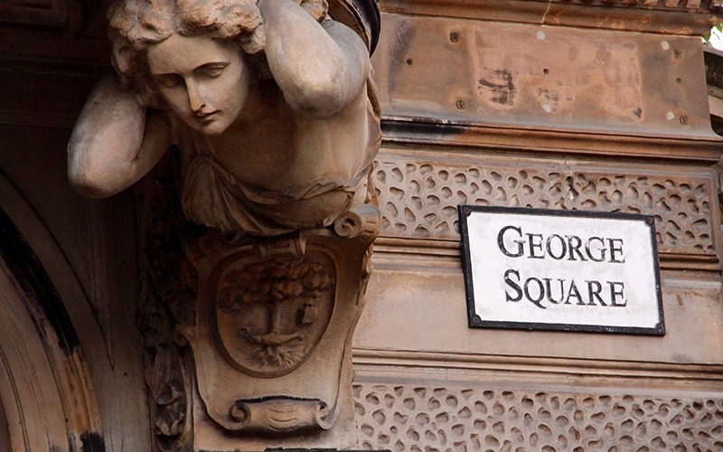 Close-up van standbeeld op George Square